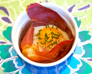 Baked Eggs in Prosciutto Cups