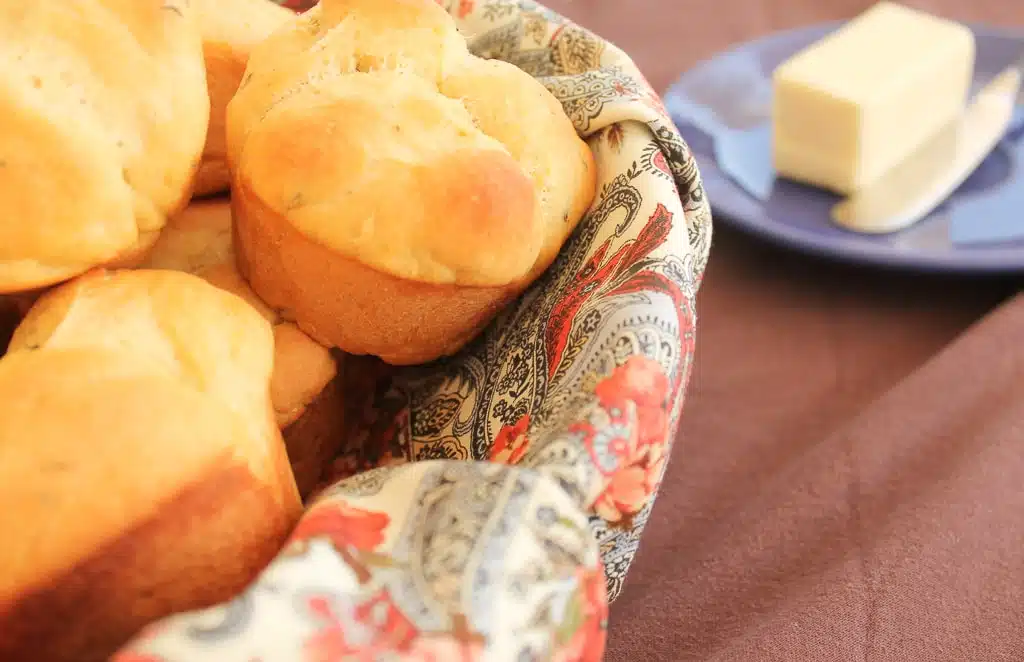 paleo-pumpkin-dinner-rolls