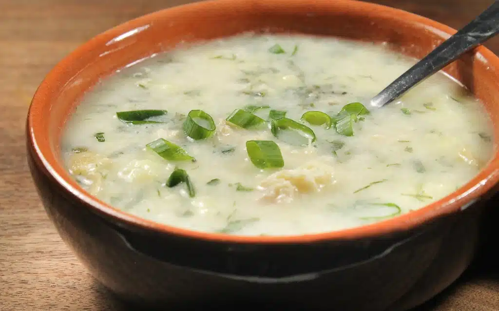 creamy-cauliflower-chicken-soup