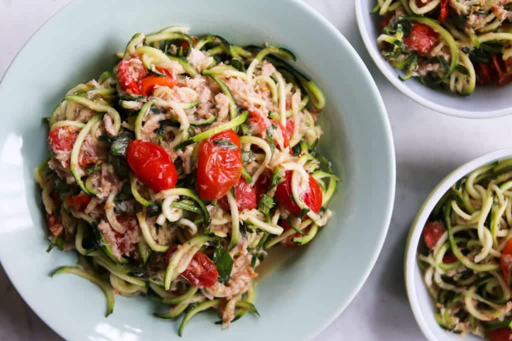 tomato-tuna-zoodles-low-carb