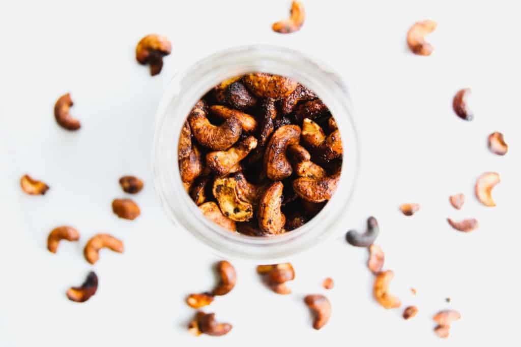 chili roasted cashews in mason jar